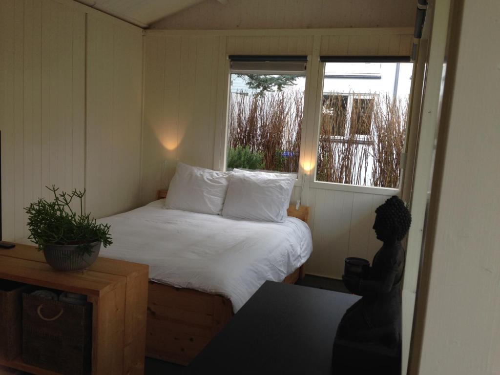 Madame Jeanette room 2